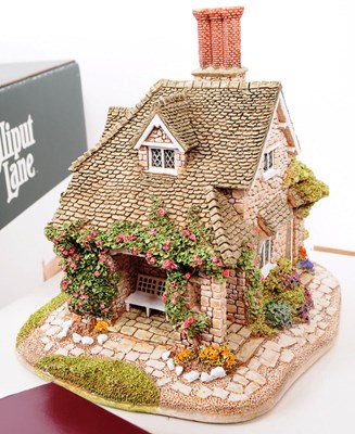 Lot 352 - LILLIPUT LANE - COLLECTION OF X14 MOSTLY BOXED FIGURES