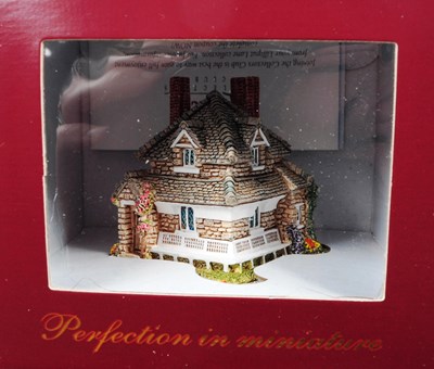 Lot 352 - LILLIPUT LANE - COLLECTION OF X14 MOSTLY BOXED FIGURES