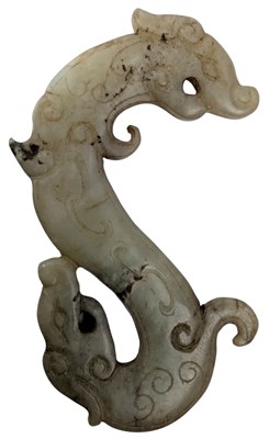 Lot 65 - A CHINESE PALE CELADON JADE 'DRAGON' PENDANT, POSSIBLY HAN DYNASTY 汉 龙纹玉佩