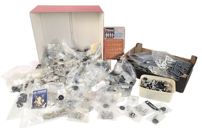 Lot 558 - WARGAMING MINIATURES - LARGE COLLECTION OF FANTASY/SCI-FI FIGURES