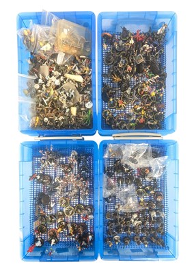Lot 559 - WARGAMING MINIATURES - HEROCLIX, HORROCLIX & OTHER FIGURES