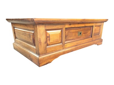 Lot 631 - BRITISH MODERN DESIGN - CONTEMPORARY HARDWOOD COFFEE TABLE