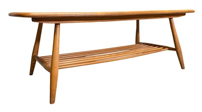 Lot 305 - ERCOL FURNITURE - MODEL 459 MID CENTURY BEECH AND ELM COFFEE TABLE