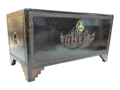 Lot 818 - 20TH CENTURY CHINESE CARVED HARDWOOD BLANKET BOX CHEST