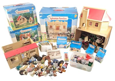 Lot 544 - SYLVANIAN FAMILIES - COLLECTION OF VINTAGE SETS AND CHARACTERS