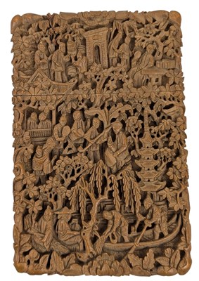 Lot 119 - 19TH CENTURY CHINESE QING DYNASTY CARVED SANDALWOOD CARD CASE 19世纪檀香木卡盒