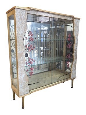Lot 651 - RETRO MID 20TH CENTURY 1960S FORMICA DISPLAY CABINET