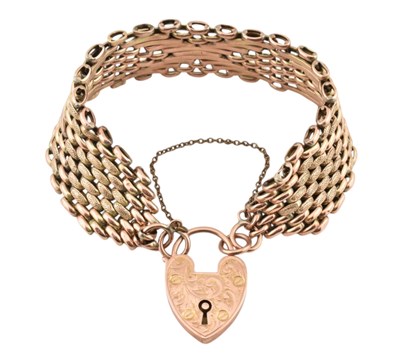 Lot 57 - EARLY 20TH CENTURY MESH GATE LINK CHAIN BRACELET