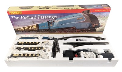 Lot 148 - MODEL RAILWAY - HORNBY OO GAUGE TRAIN SET - THE MALLARD PASSENGER