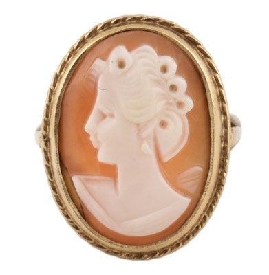 Lot 329 - HALLMARKED 9CT GOLD SHELL CAMEO RING