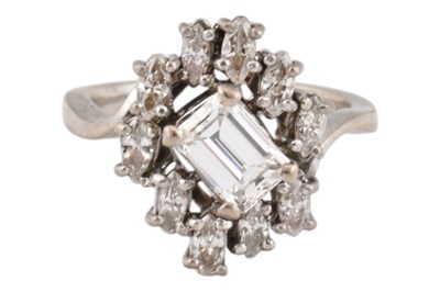 Lot 44 - 18CT WHITE GOLD & DIAMOND CLUSTER RING