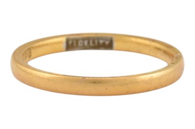 Lot 126 - HALLMARKED 22CT GOLD BAND RING