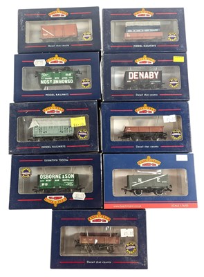 Lot 202 - MODEL RAILWAY - x9 BACHMANN BRANCH-LINE OO GAUGE ROLLING STOCK