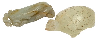 Lot 101 - 19TH CENTURY CHINESE HETIAN JADE 'DOUBLE FISH' PENDANT 清 和田 双鱼玉佩/吊坠