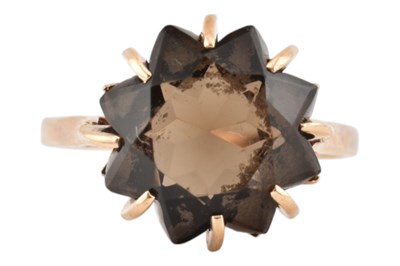 Lot 262 - 9CT GOLD SINGLE STONE SMOKY QUARTZ FANCY CUT COCKTAIL RING