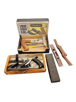 Lot 335 - COLLECTION OF 20TH CENTURY VINTAGE WOODWORKING & OTHER TOOLS