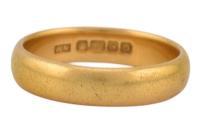 Lot 195 - 1920S HALLMARKED 22CT GOLD BAND RING