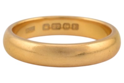 Lot 221 - 1930S HALLMARKED 22CT GOLD BAND RING