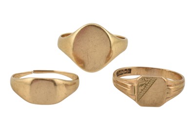 Lot 333 - ASSORTMENT OF THREE 9CT GOLD SIGNET RINGS