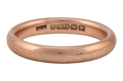 Lot 215 - 1930S HALLMARKED 9CT ROSE GOLD BAND RING