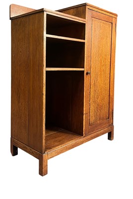 Lot 552 - ART DECOR EARLY 20TH CENTURY 1930S OAK WOOD CABINET