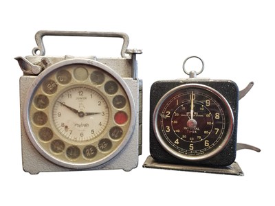 Lot 340 - MID CENTURY VINTAGE JUNIOR PIGEON RACING CLOCK W/ SMITHS TIMER