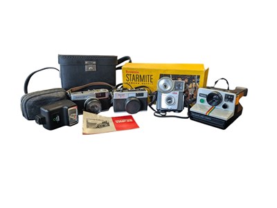 Lot 349 - COLLECTION OF VINTAGE 20TH CENTURY CAMERAS