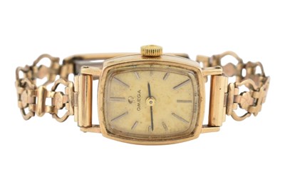 Lot 277 - OMEGA 1960S 9CT GOLD CASED WRISTWATCH ON ROLLED GOLD STRAP