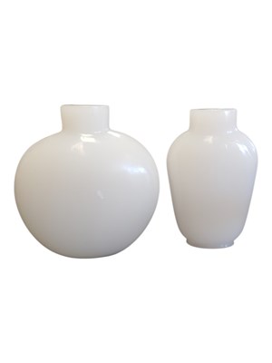 Lot 140 - TWO 19TH CENTURY CHINESE WHITE STONE SCENT / SNUFF BOTTLES
