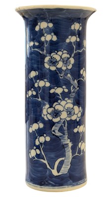 Lot 137 - 19TH CENTURY BLUE & WHITE PRUNUS VASE