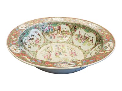 Lot 133 - 19TH CENTURY PANG TONG FAMILLE ROSE LARGE CENTREPIECE BOWL