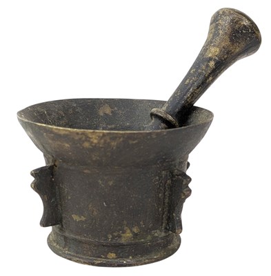Lot 78 - 19TH OR EARLIER CENTURY CHINESE BRONZE MORTAR & PESTLE 19世纪或以后铜研钵和研杵