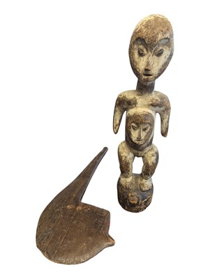 Lot 382 - 20TH CENTURY AFRICAN CARVED WOODEN SCULPTURE & PADDLE