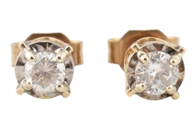 Lot 194 - A PAIR OF GOLD & DIAMOND STUD EARRINGS