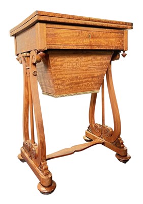 Lot 421 - WILLIAM IV 19TH CENTURY MAHOGANY LADIES' WORK TABLE