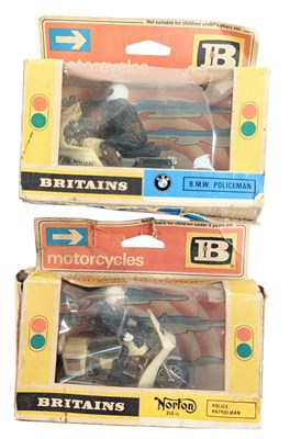 Lot 320 - DIECAST - X2 VINTAGE BRITAINS DIECAST & PLASTIC MOTORCYCLE MODELS