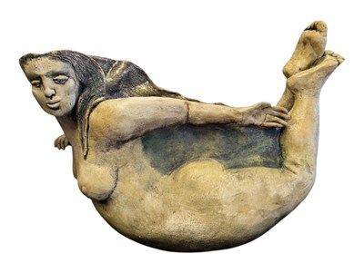 Lot 155 - PAULINE LEE - 21ST CENTURY CONTEMPORARY STUDIO CERAMIC FEMALE FORM VASE / PLANTER