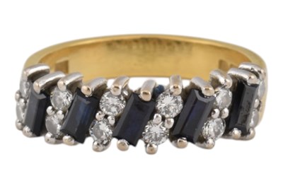 Lot 113 - HALLMARKED 18CT GOLD DIAMOND & SAPPHIRE RING
