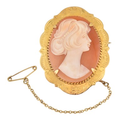 Lot 264 - HALLMARKED 9CT GOLD CARVED SHELL CAMEO BROOCH PIN