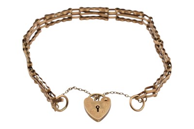 Lot 291 - HALLMARKED 9CT GOLD HEART CLASP PADLOCK BRACELET
