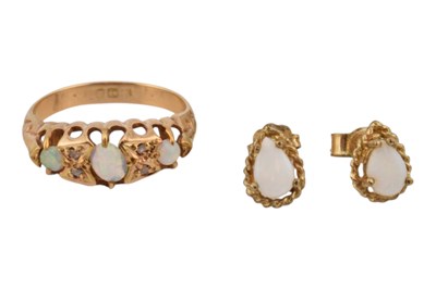 Lot 155 - EARLY 20TH CENTURY 18CT GOLD OPAL & DIAMOND RING & GOLD EARRINGS