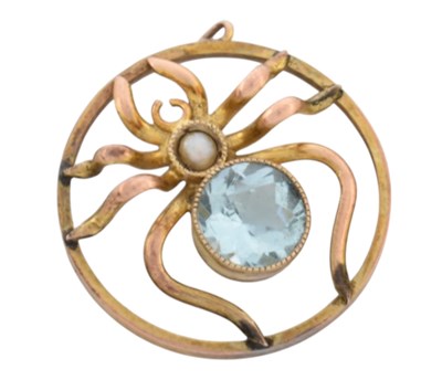 Lot 168 - EARLY 20TH CENTURY 9CT GOLD AQUAMARINE PEARL SPIDER BUG PENDANT