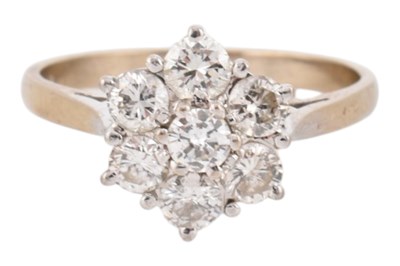 Lot 25 - HALLMARKED 18CT GOLD & DIAMOND CLUSTER RING
