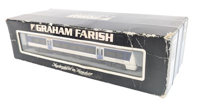 Lot 190 - MODEL RAILWAY - GRAHAM FARISH N GAUGE 3 CAR DMU LOCOMOTIVE SET