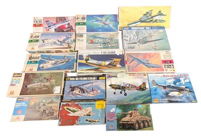 Lot 304 - MODEL KITS - x16 HASEGAWA, HELLER & OTHER AVIATION INTEREST KITS