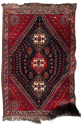 Lot 824 - 20TH CENTURY PERSIAN SHIRAZ WOOL RUG