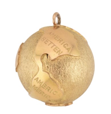 Lot 201 - YELLOW METAL GLOBE BALL PENDANT