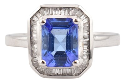 Lot 34 - HALLMARKED 18CT GOLD AAA TANZANITE & DIAMOND RING