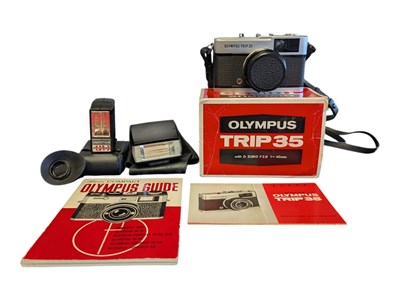 Lot 423 - LATE 20TH CENTURY OLYMPUS TRIP 35 SLR CAMERA WITH FLASHES