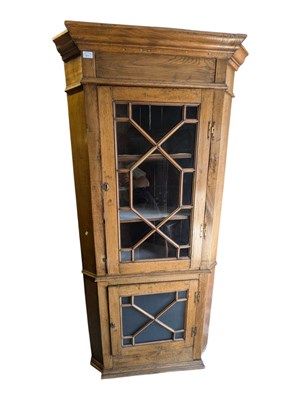 Lot 911 - EARLY 19TH CENTURY FRENCH PROVINCIAL OAK CORNER CABINET